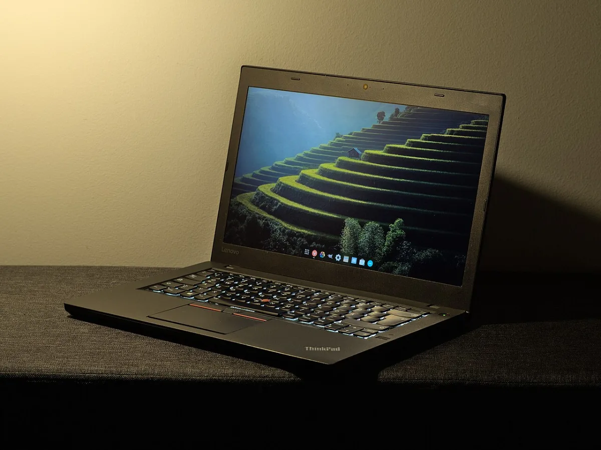 لابتوب Lenovo ThinkPad T460 — Intel Core i5 6th Gen / 8 GB / 256 GB SSD — مستعمل كالجديد